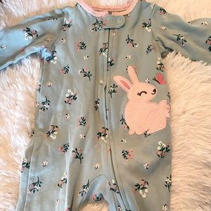 3/$10 ❤️ Carters Footed Pajamas 6 Months